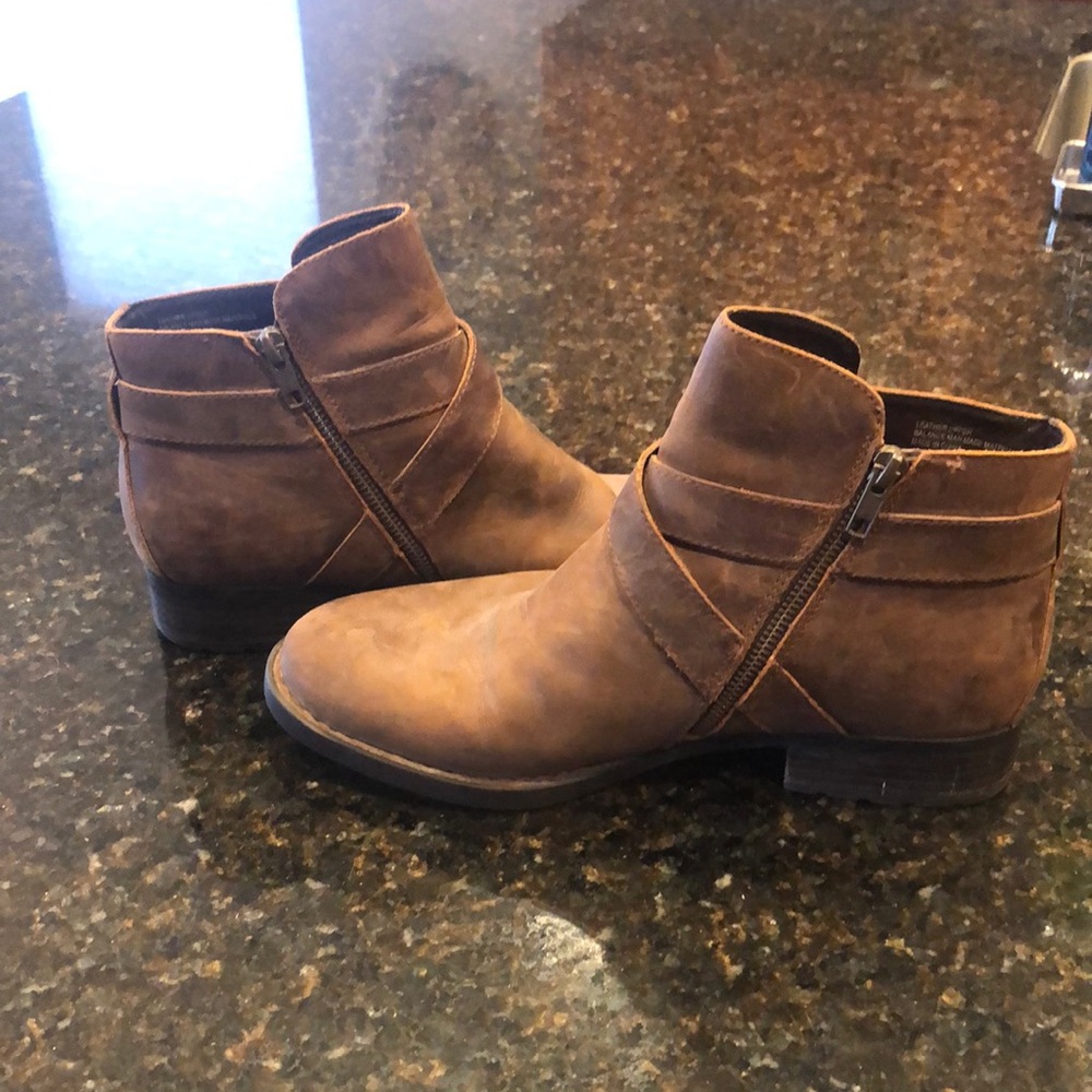 Born leather bootie
